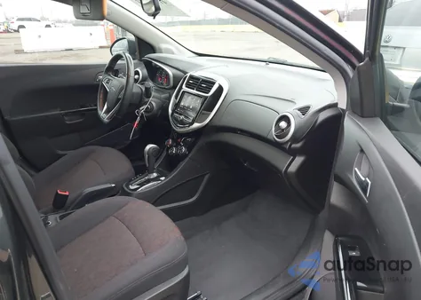 2020 Chevrolet Sonic Lt z USA, uszkodzony, nr VIN 1G1JD6SB4L4105155